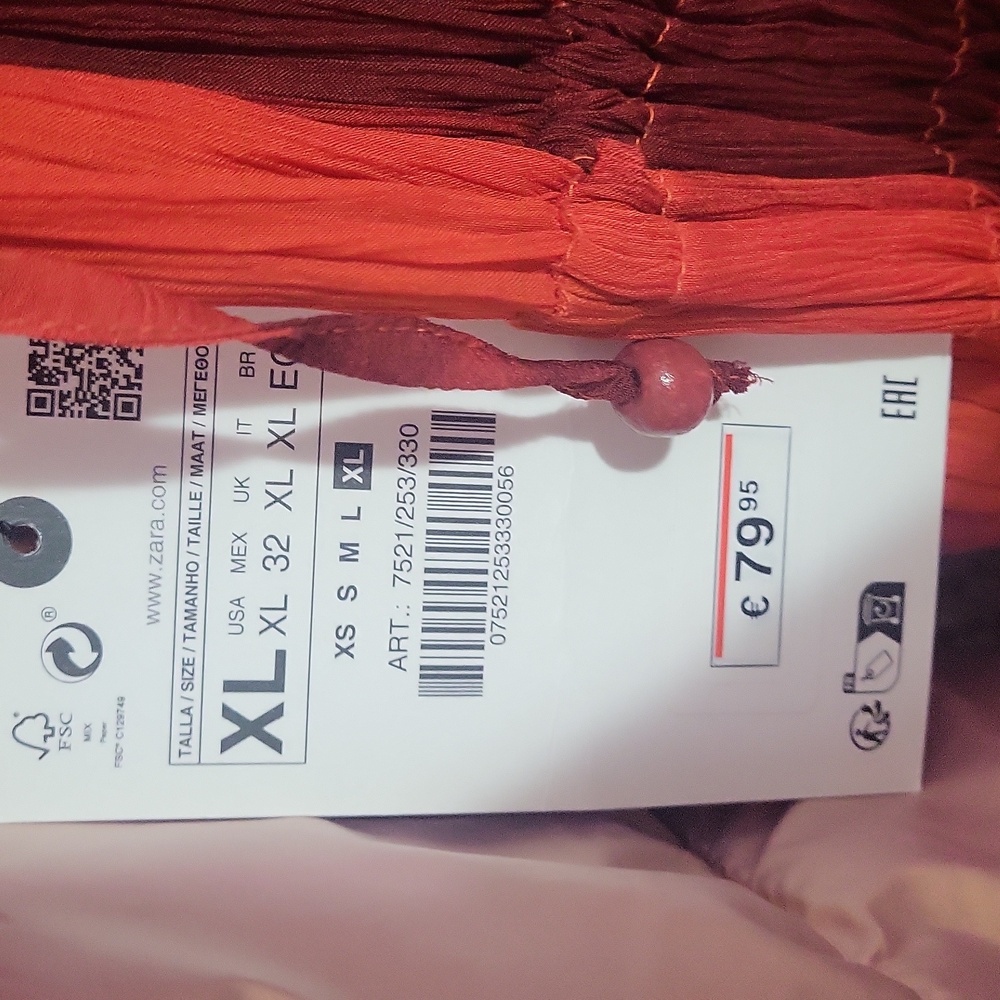 Dress - Picture 6 of 6